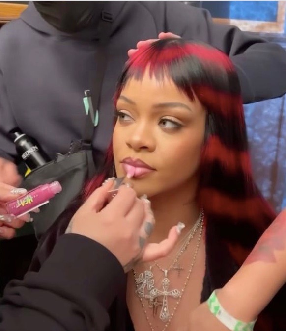 Rihanna - yatay renklendirme - 2022 İlkbahar Saç Trendleri