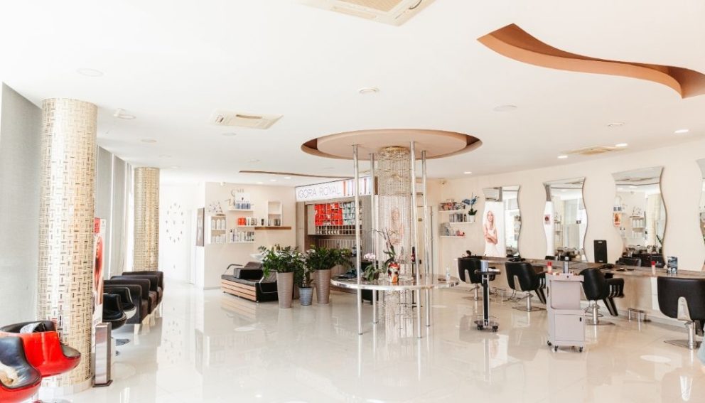 Umut Beauty Hair Salon, yalnızca hizmet kalitesiyle değil, aynı zamanda özgün mimarisiyle de dikkat çekiyor.