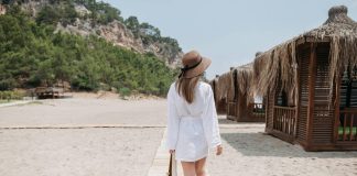 Sahil Tatilinde Ne Giyilir? Tatil Kombin Önerileri